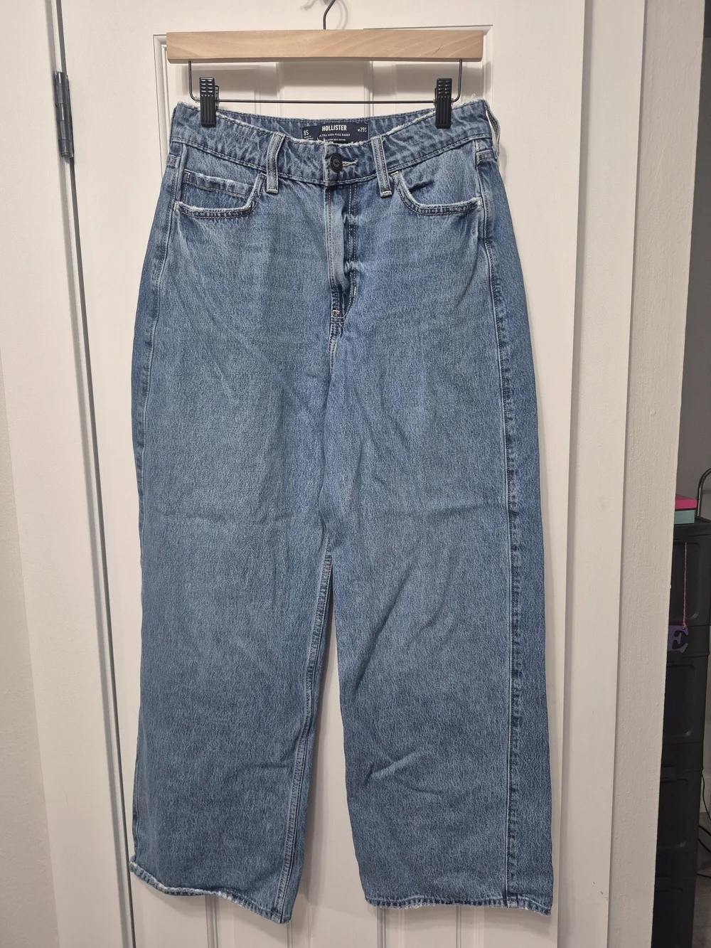 Hollister Women's Light Wash Wide-Leg Jeans